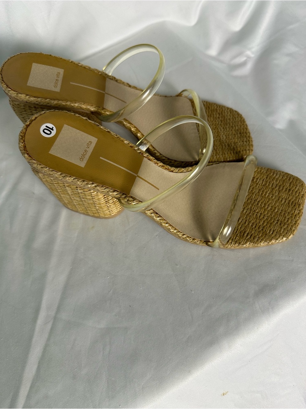Title EN

Dolce Vita Clear Strap Block Heel Mules Women’s US 10 Natural Raffia